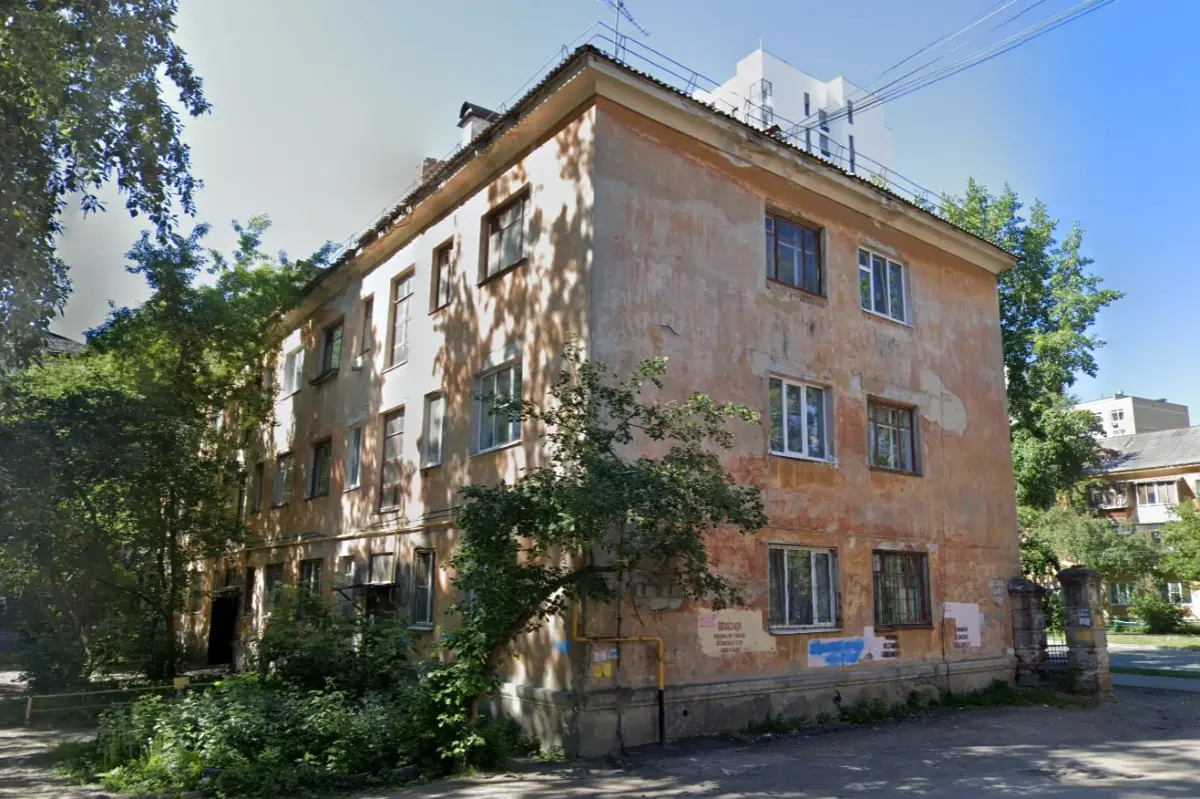 Два старых дома снесут на улице Данилы Зверева для строительства ЖК в Екатеринбурге