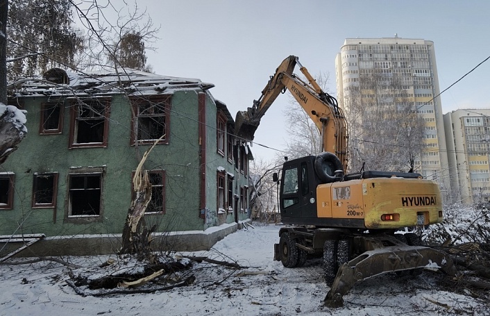 «Астра-Девелопмент» начал снос аварийных домов в квартале на Эльмаше